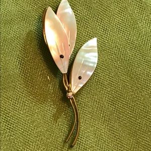 Heirloom Leaf brooch